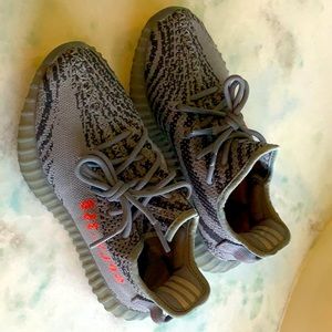 Authentic YEEZY BOOST 350 V2 'BELUGA male size 5, women size 6 can wear it